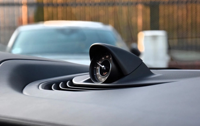 Porsche Taycan cena 690000 przebieg: 13496, rok produkcji 2022 z Międzylesie małe 301